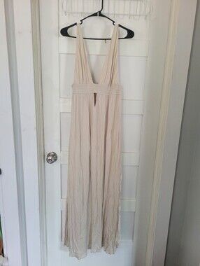 Forever 21 Plunge V-Neck Cream Maxi Dress